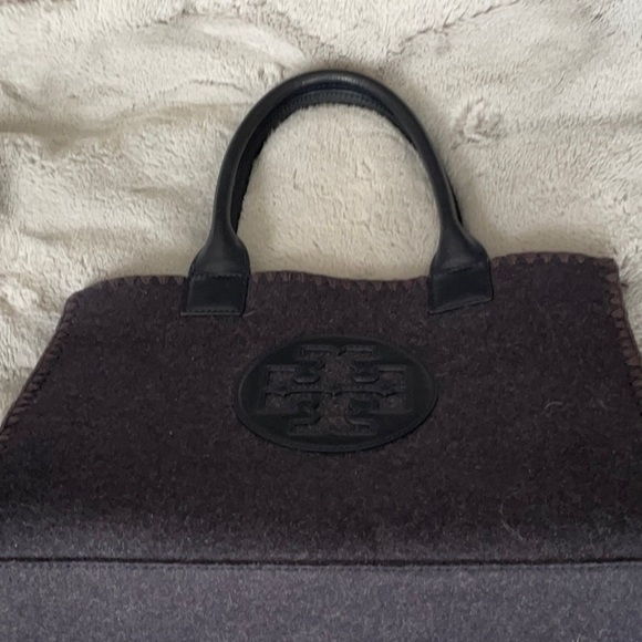 Tory Burch Handbags - Tory Burch mini Ella felt tote